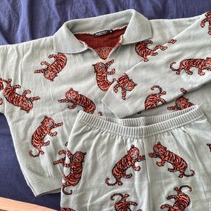 Light blue tiger lounge set